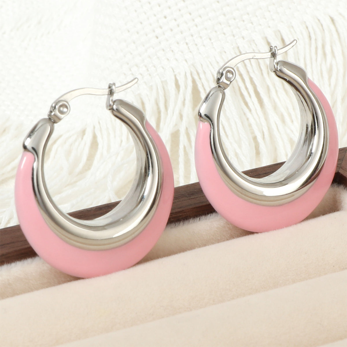 Justop European and American Steel Color Polished Color Matching Enamel Hoop Earrings Pink and White Contrasting Color Ins Sweet and Cool Style Earrings