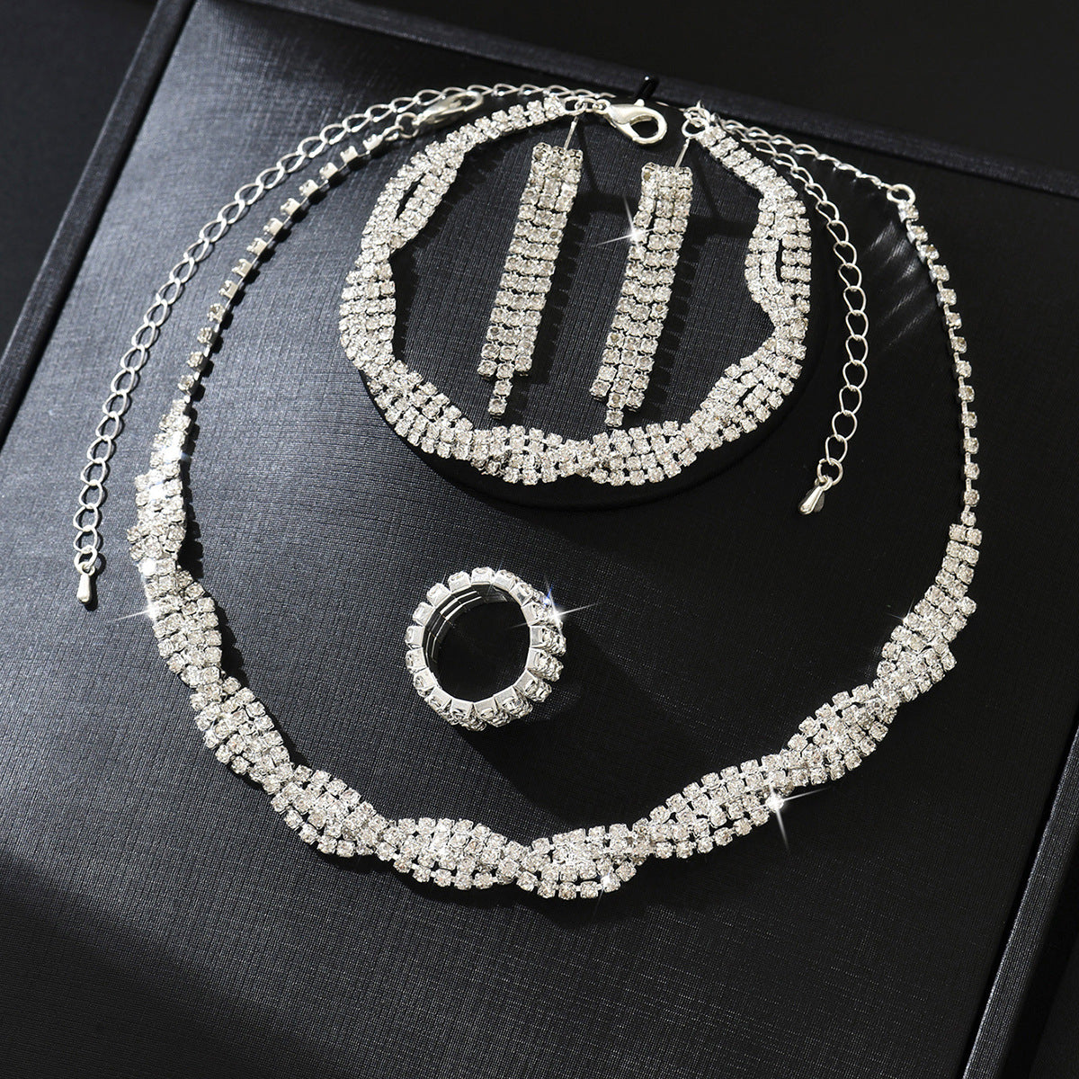 2025 Cross-border Bridal Accessories Necklace Wedding Fashion Rhinestone Twist Necklace Earrings Wedding Jewelry Hot Selling Daifa